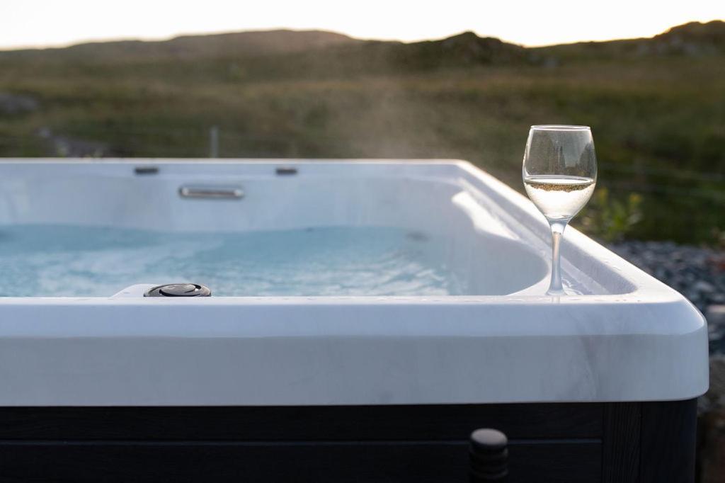 Luxury tent Hut At Slieve Croob Glamping *